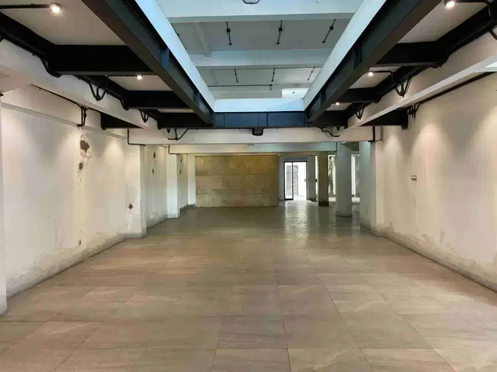 Gedung Mainroad Gatsu 4 lantai Pusat Kota Bandung disewakan