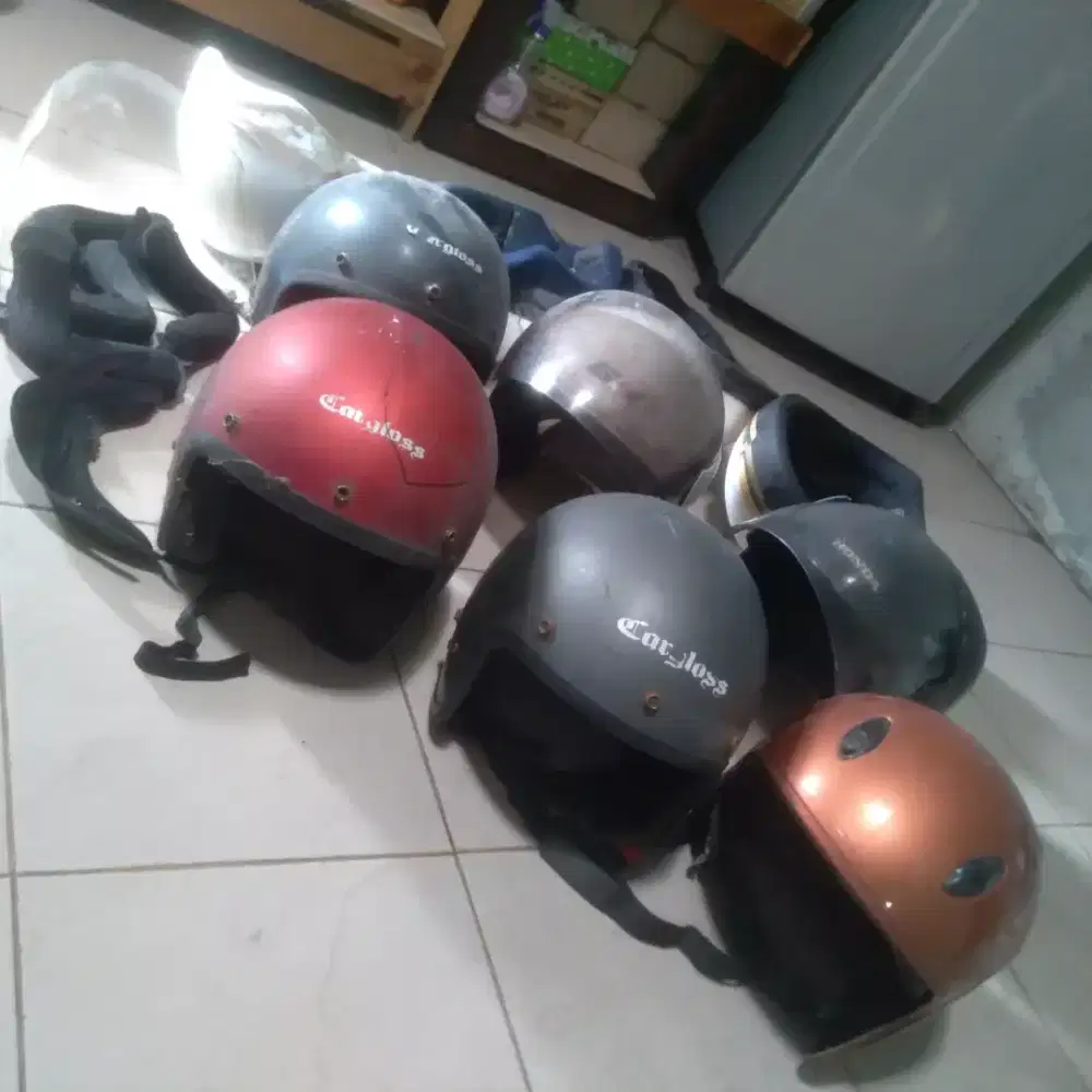 Helm motoran.borong saja.edisi bersih2 gudang rumah.