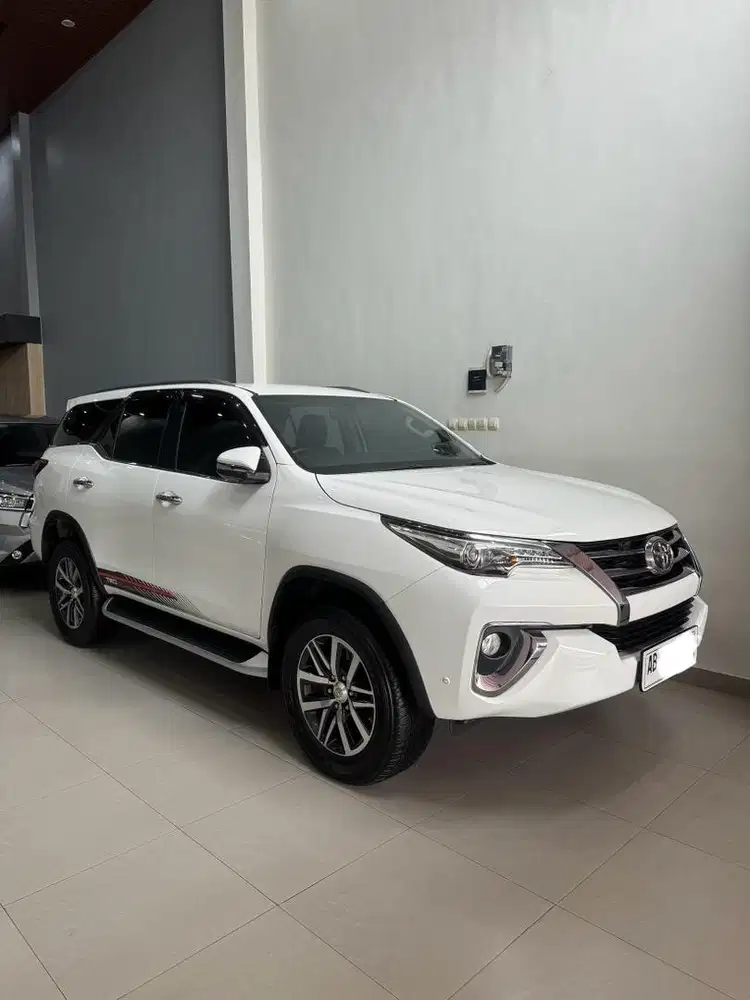 Toyota Fortuner VRZ Matic 2017 KM Low Pajero