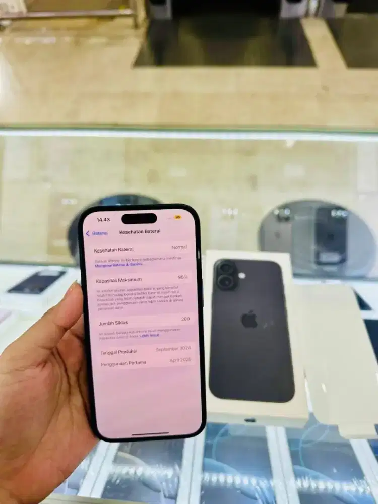 iPhone 16 128 warna Black iBox