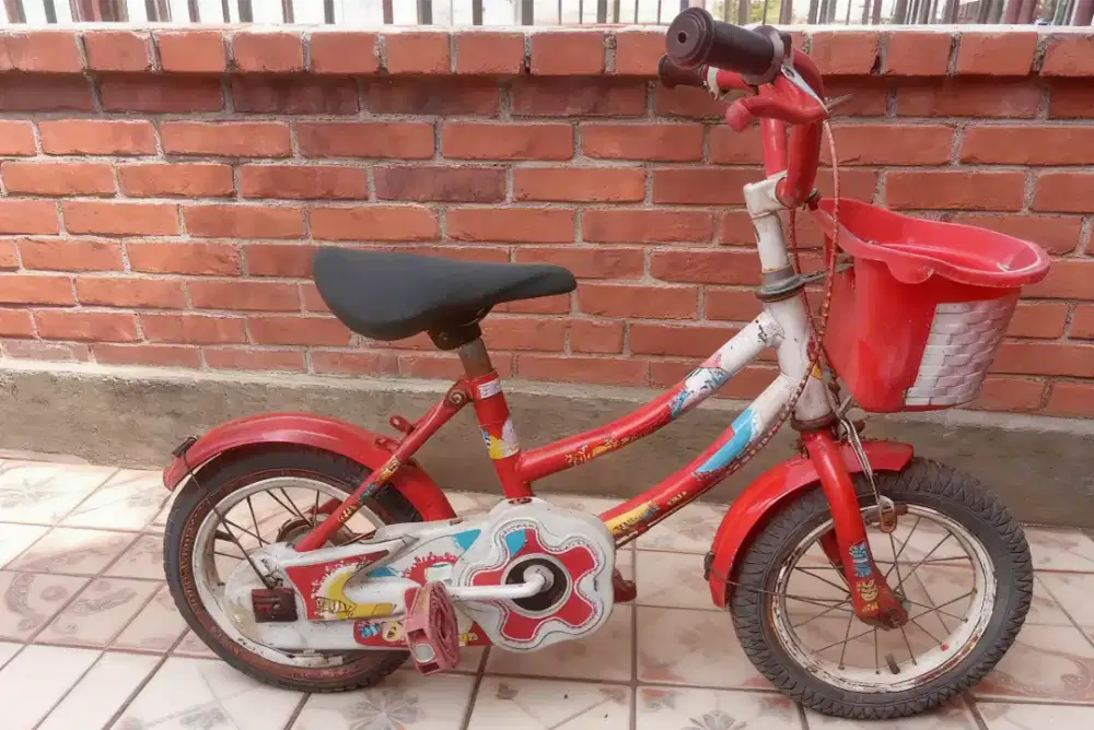 Sepeda anak cewek Bmx uk12