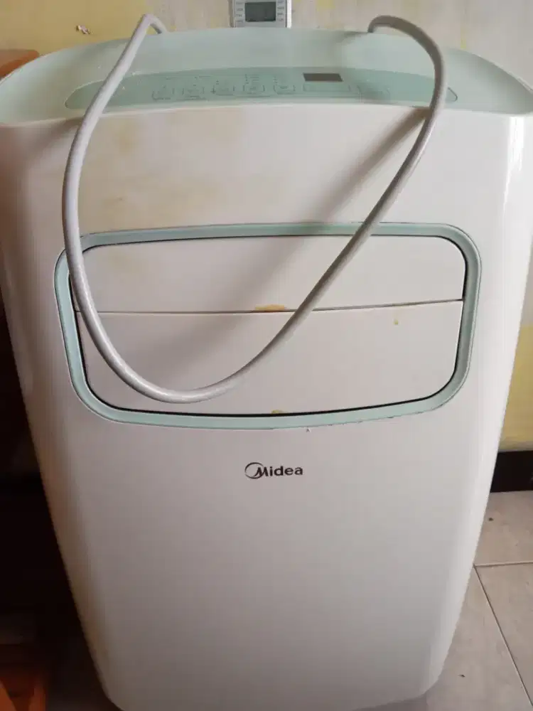 AC Portabel Midea 1PK