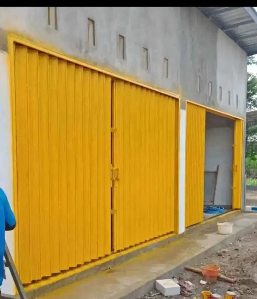 Pintu folding gate rolling door