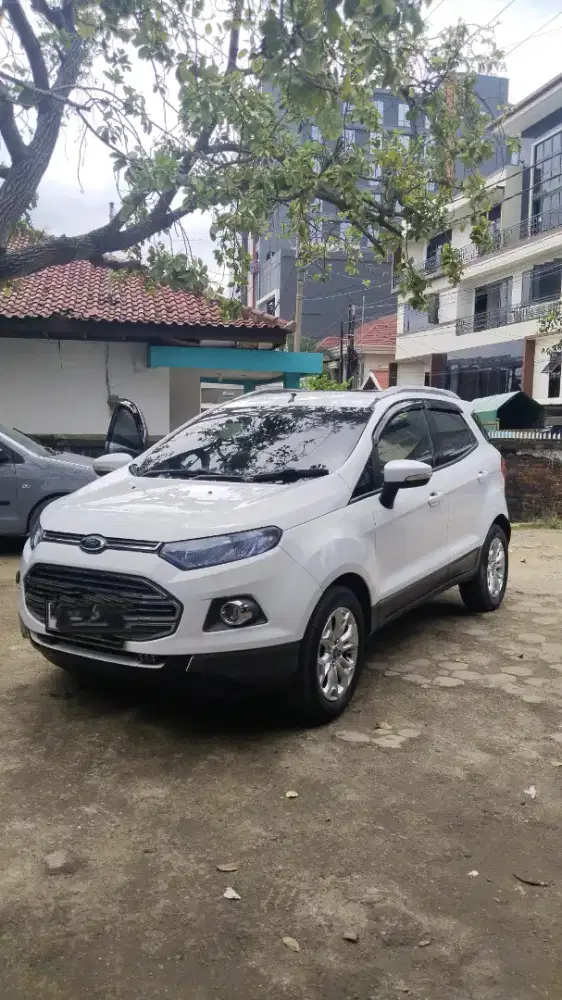 FORD ECOSPORT TITANIUM WHITE SUNROOF