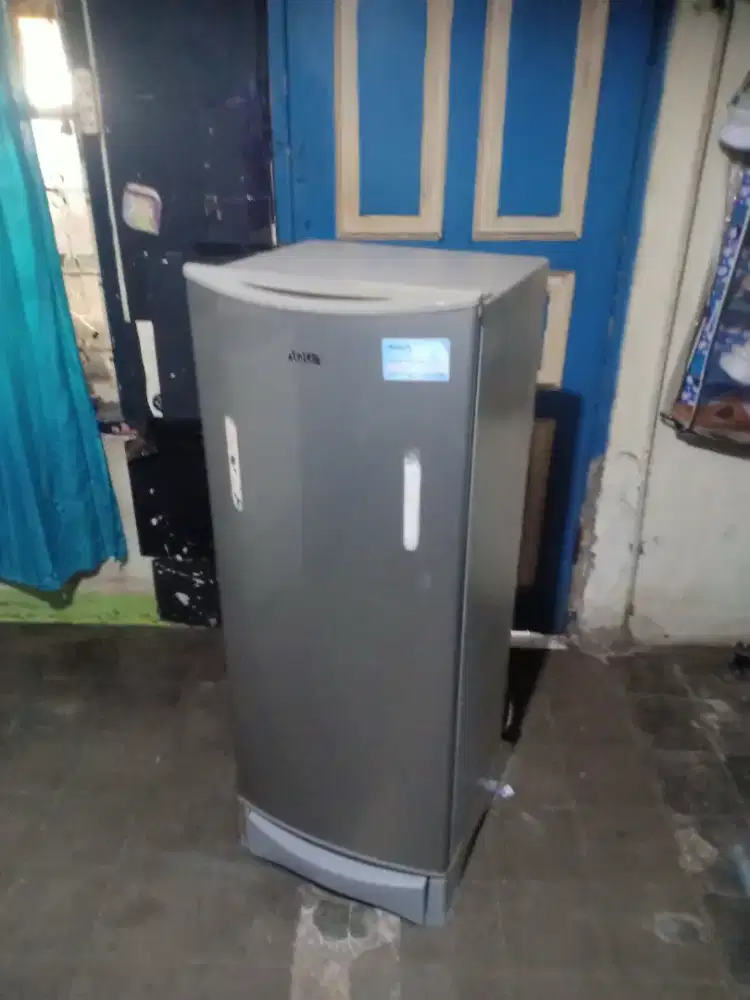 Jual kulkas AQUA 1 pintu dingin dan beku normal bisa diantar
