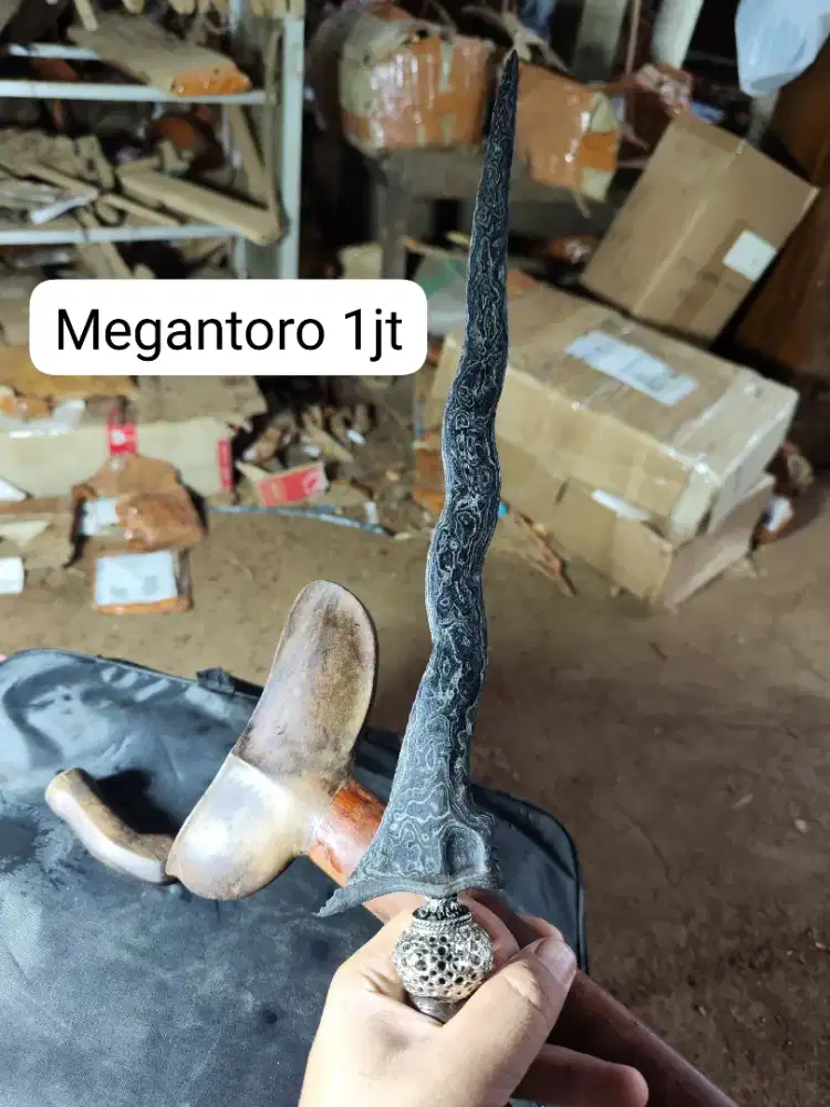 keris barang antik , temuan kampung jagrak keris tombak , mebel kayu