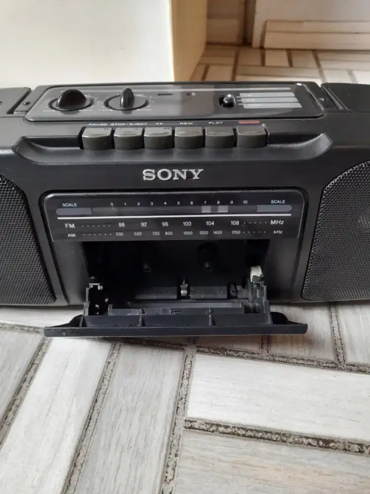 Sony radio cassette recorder type CFS 200