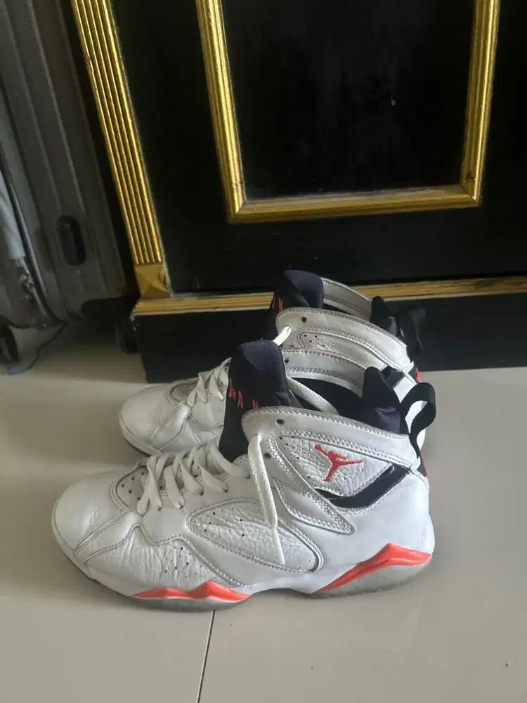 Air Jordan 7 White/Infrared – Size 41 – COD Bekasi