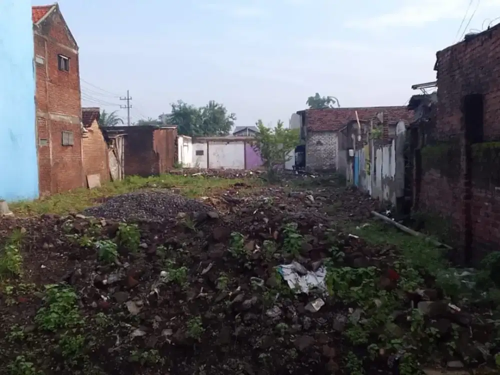 TANAH STRATEGIS ~ DIAPIT OLEH 2 GEDUNG SHOWROOM HONDA