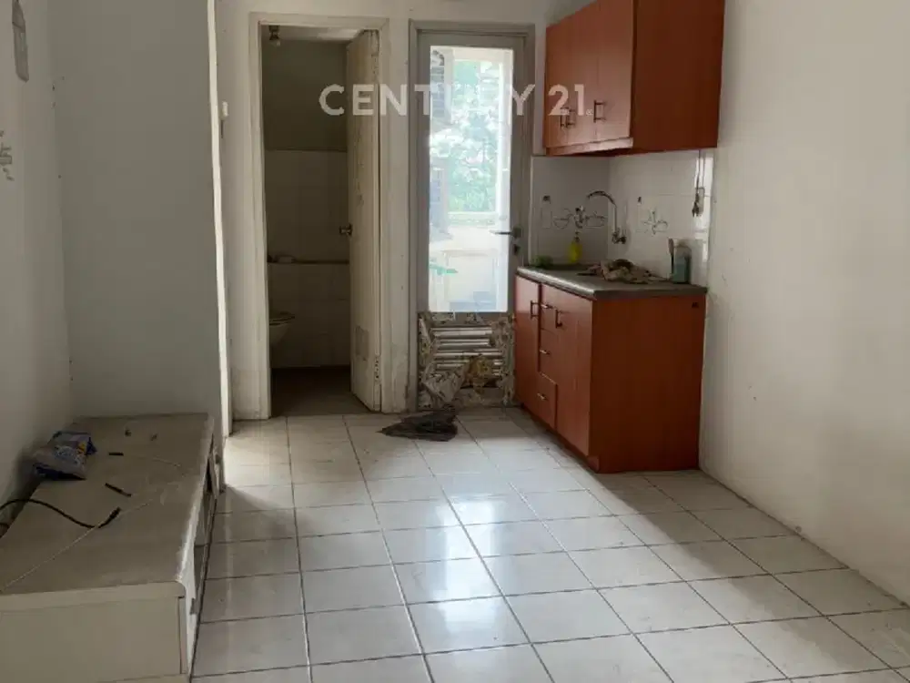 APARTEMEN GADING NIAS UNIT HOEK TOWER ALAMANDA TERDEPAN LT RENDAH