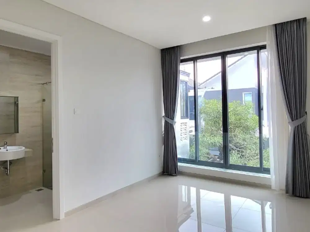 SIAP HUNI & ADEM! Rumah 2 Lantai di U Ville Bintaro — Hadap Timur, Cahaya Alami Maksimal & SHM  (SP 0024)