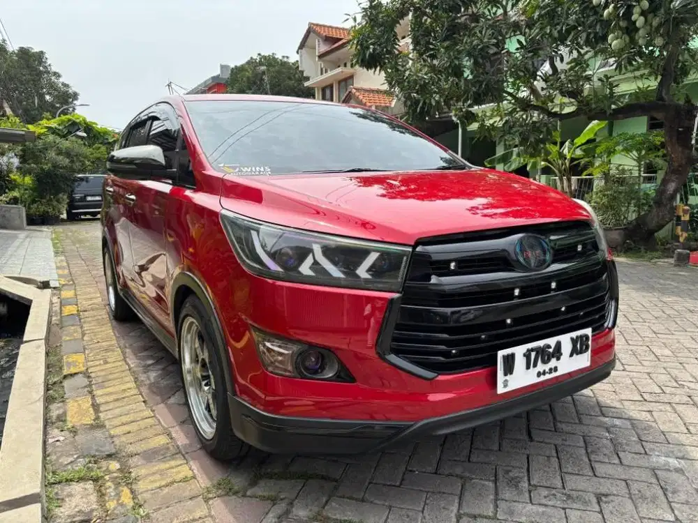 INNOVA REBORN VENTURER 2.0 BENSIN AT 2017