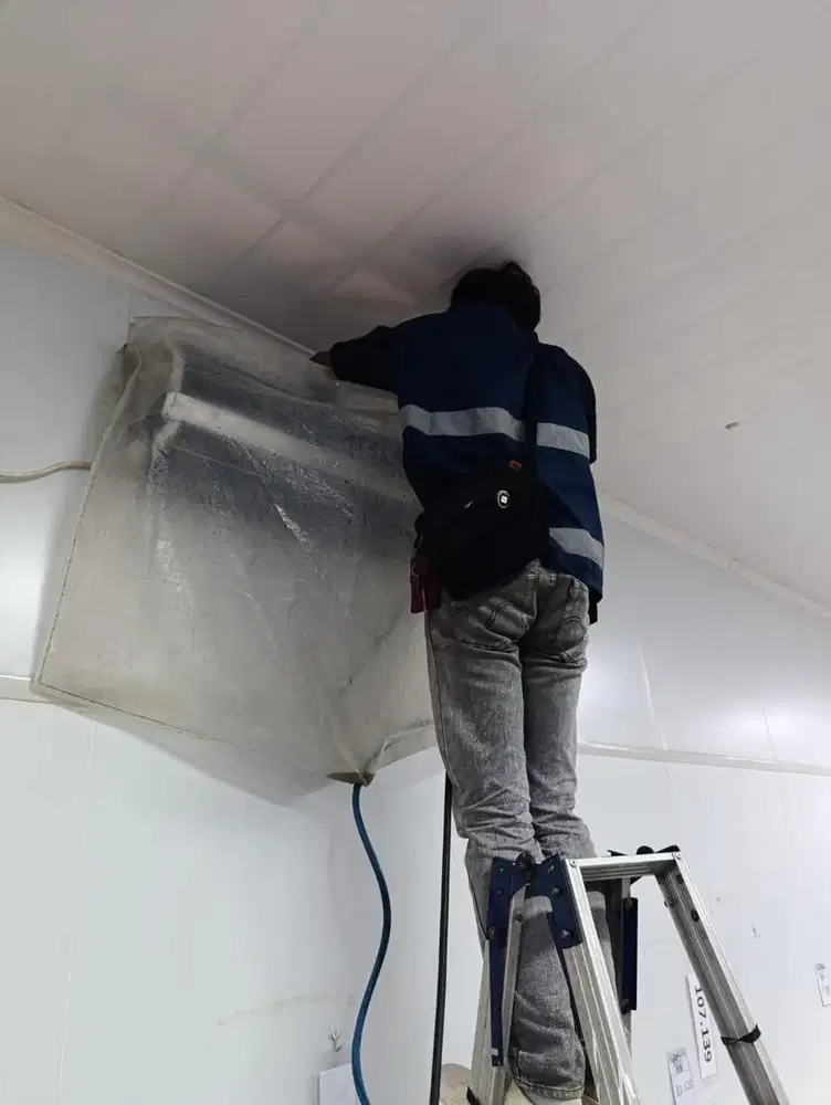 SERVICE AC BERGARANSI