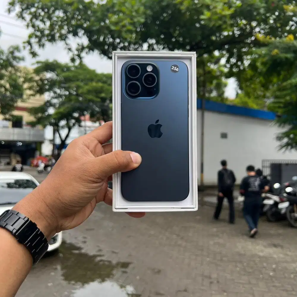 iPhone 15 Pro 256GB Biru resmi ibox