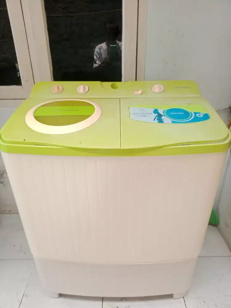 Mesin cuci Politron kapasitas 9 kg