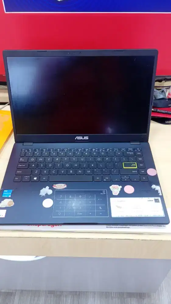 Asus Vivobook E410KA Pentium silver Ram 4GB SSD 256GB