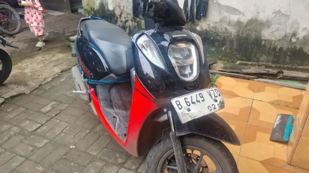 Motor genio milik pribadi jual BU th 2023