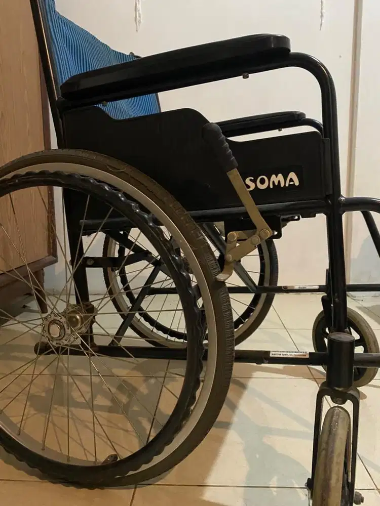 Dijual kursi roda merk soma