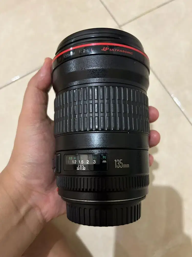 Lensa Canon  EF 135mm f/2.0 L USM