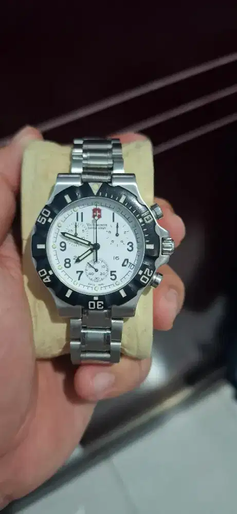 Jam Victorinox Swiss Army