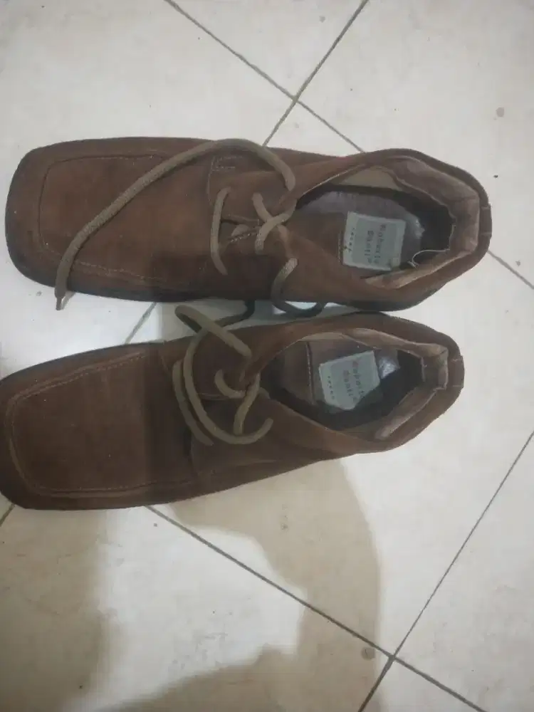 di jual sepatu bekas merek roberto santi