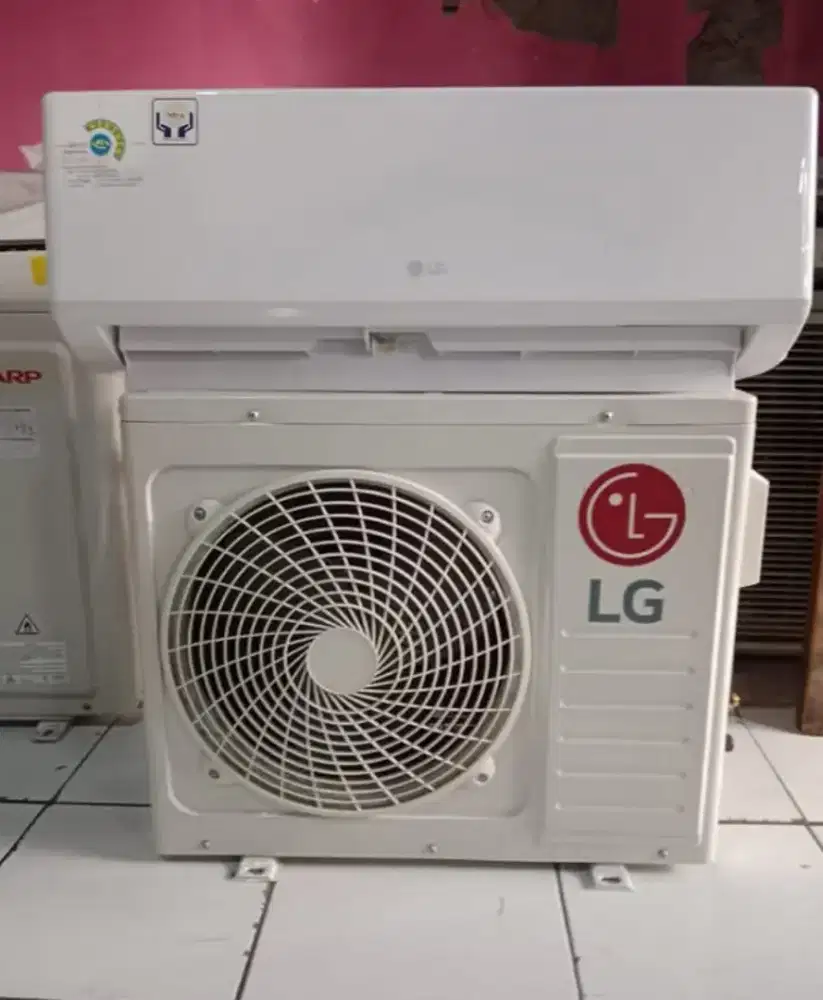 AC LG 1/2 PK LIKE NEW