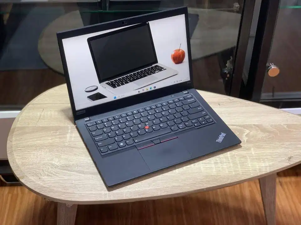 Lenovo Thinkpad P14s Gen 1 Corei7-10610U Gen 10 Ram 16GB Game Desain