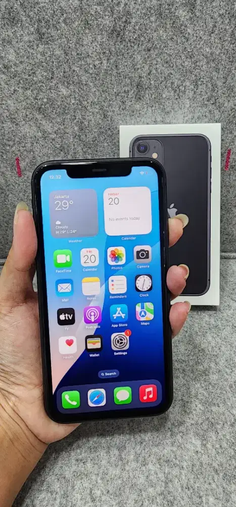 Iphone 11 64 black
Garansi ibox