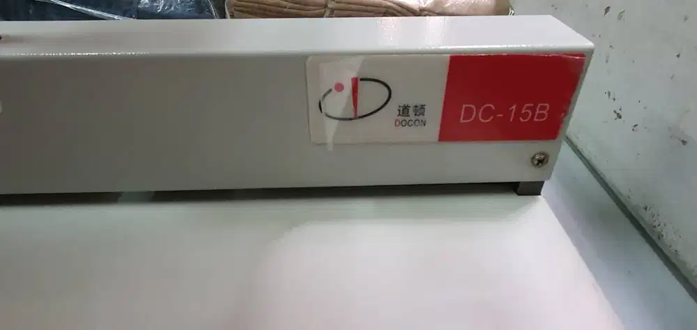 DC-15B Manual Creasing Machine