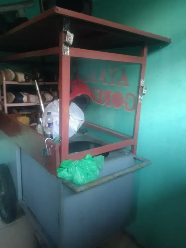 Roda besi ukuran 55x160cm sedeng buat jualan