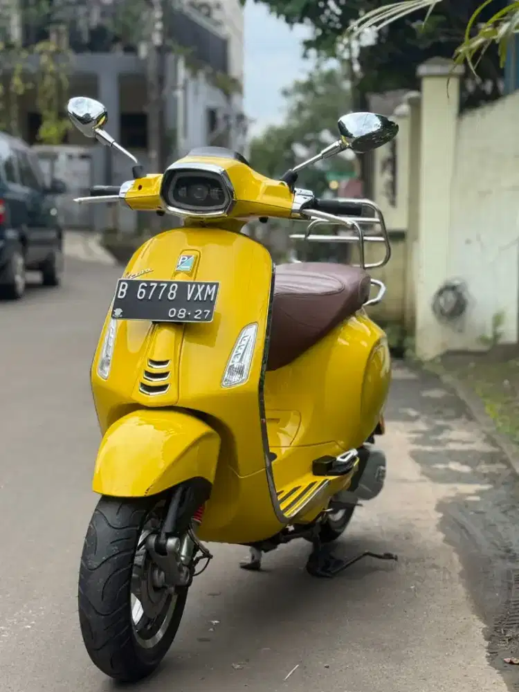 PIAGGIO VESPA SPRINT I-GET 150 ABS 2022 ( YELLOW )