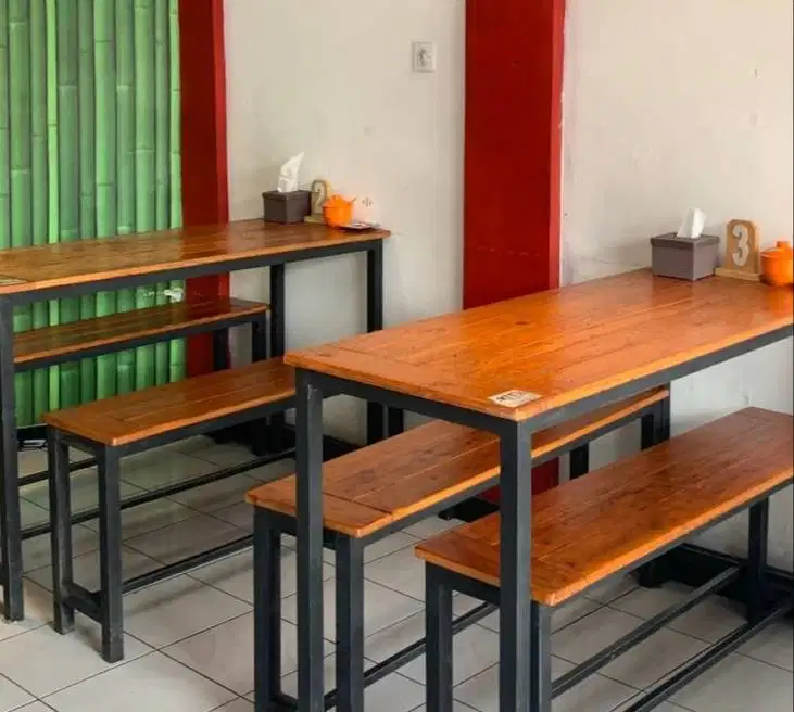 Set meja makan tempat usaha kafe / restoran / kedai pusat workshop bdg