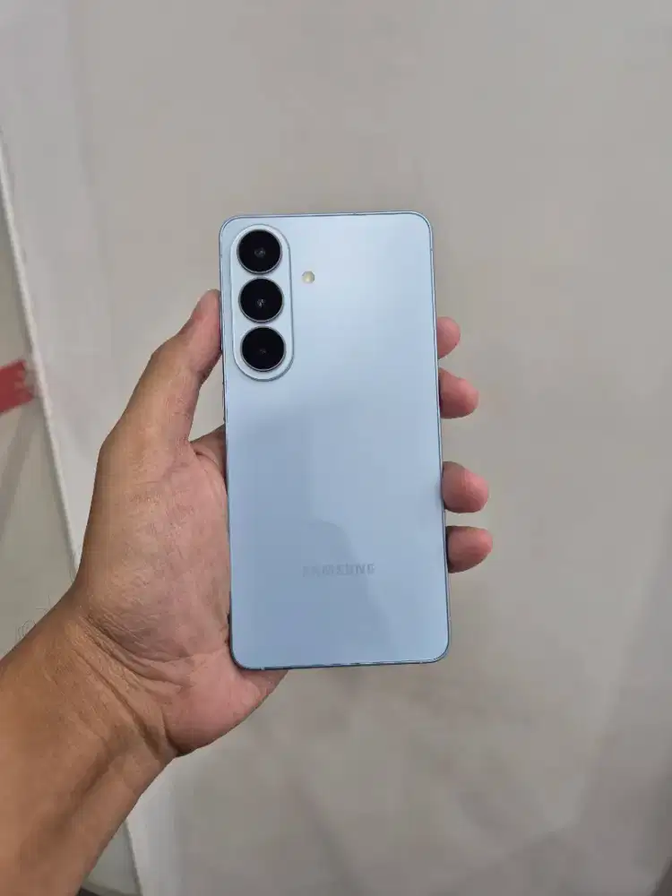 Pre order S26 basic free upgrade memory