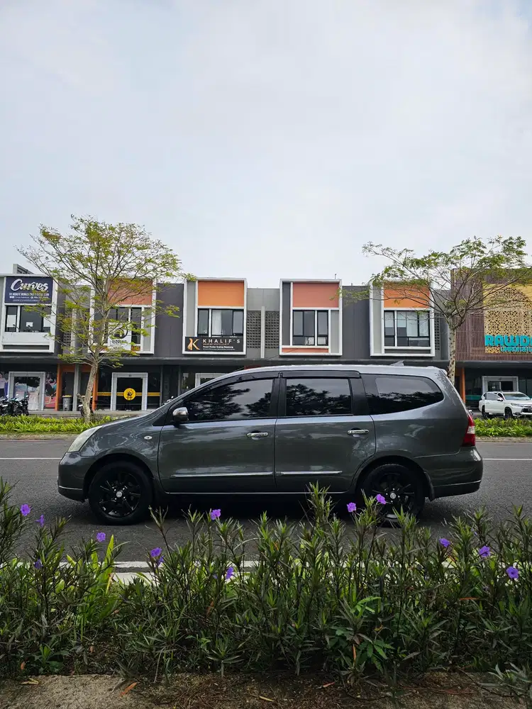 Nissan Grand livina 2011 Bensin