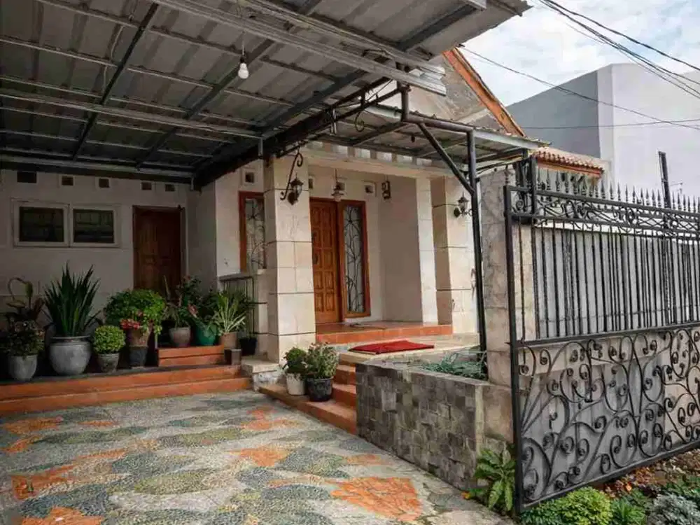 DIJUAL Rumah Nyaman Terawat Di Setiabudi Regency Bandung