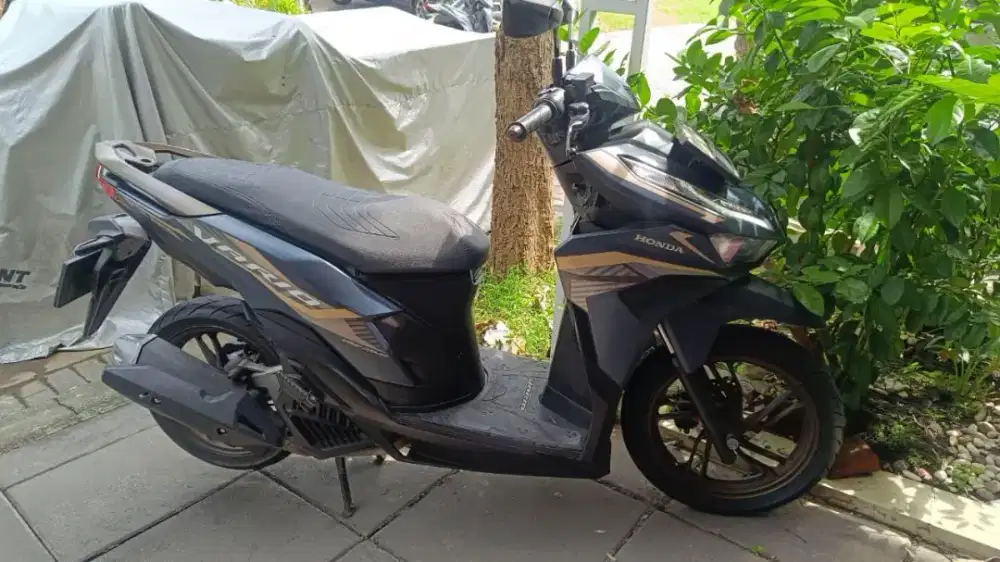 VARIO 2023 warna biru bagus mulus