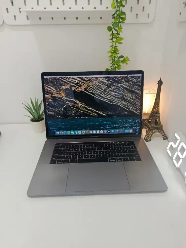 MACBOOK PRO 2016 i7 16/512 15INCH