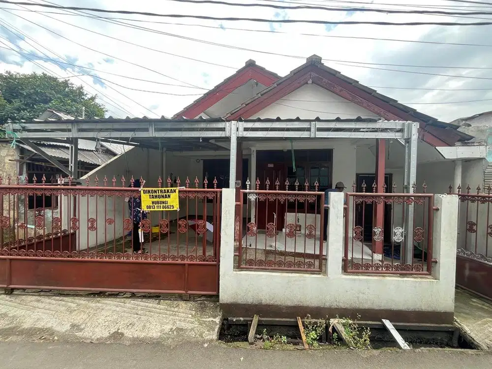 Dikontrakkan Tahunan Rumah 2 Lantai Lokasi Strategis