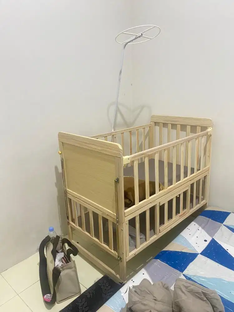 Baby Crib (Tempat Tidur Bayi)