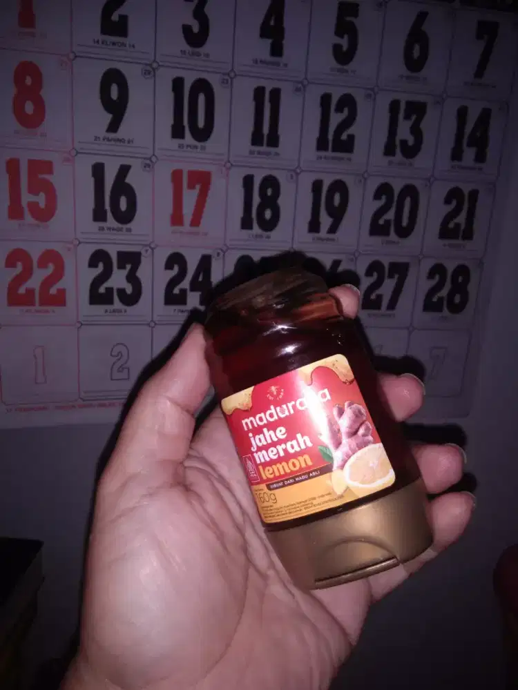 Dibagikan : 1 botol madu , gratis,baru, exp juni 2027 , murni sedekah