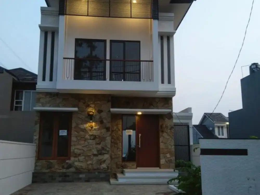 Fdha. Rumah Dijual Siap Huni di Cluster Catalonia Deltamas Cikarang