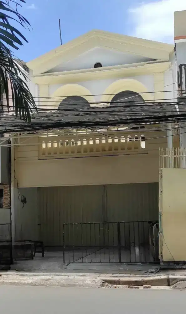 Disewakan Ruko di Raya Mulyosari