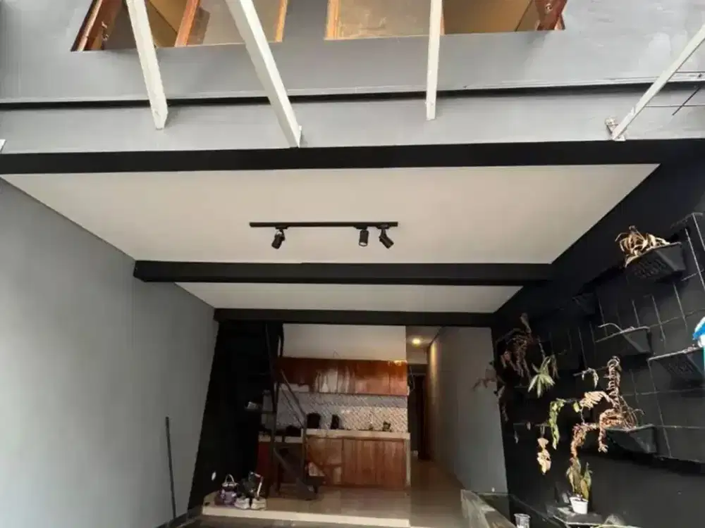 Rumah Baru Model Industrial Furnish di Seturan Dkt Kampus UPN Dan YKPN