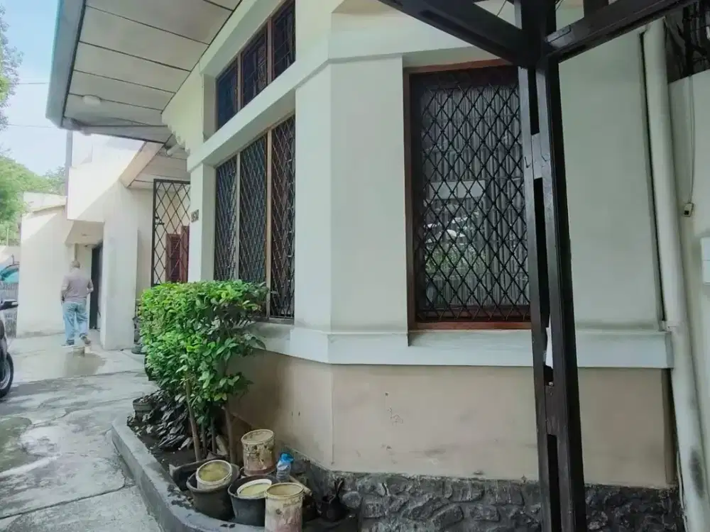 Termurah! Rumah Klasik di Sayap Riau Bandung