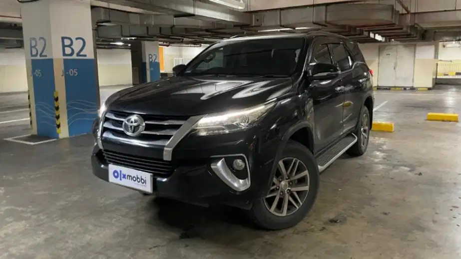 LOW DP Toyota Fortuner 2.4 4x2 VRZ Solar-AT 2020 UJU