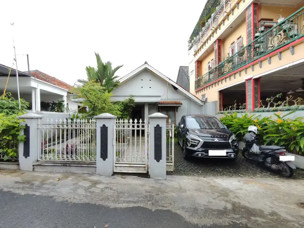Rumah Luas 5 Kamar 4 Menit ke RS Marzoeki Mahdi Hadap Timur J-43239