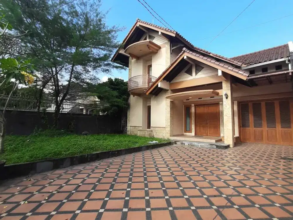 Rumah Tepi Jalan Utama Cocok Kantor Dan Hunian Dekat Hyatt Dan UGM