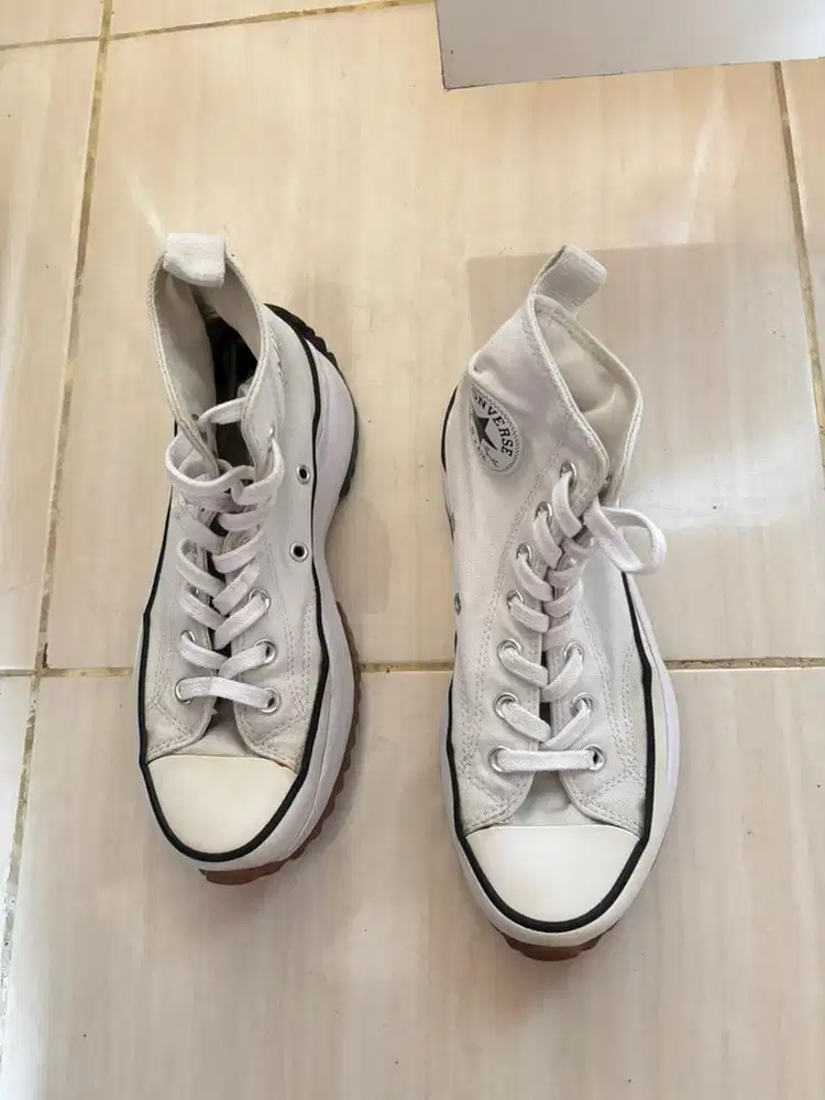 Sepatu Converse Chuck Tinggi
