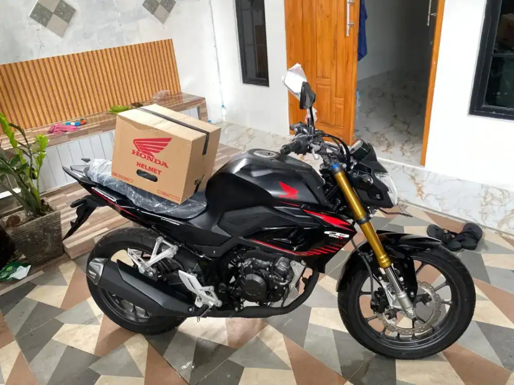 Honda CB150R Gress 0km atasnama saya sendiri