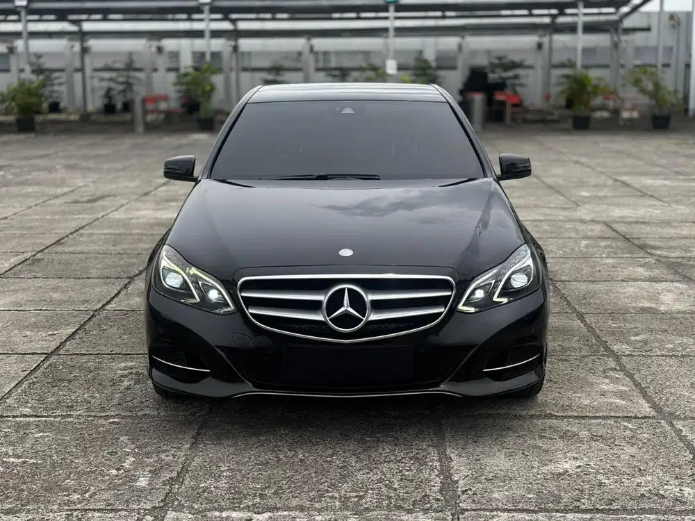 Mercedes-Benz E250 Avantgarde Bensin AT 2015 Hitam!!!